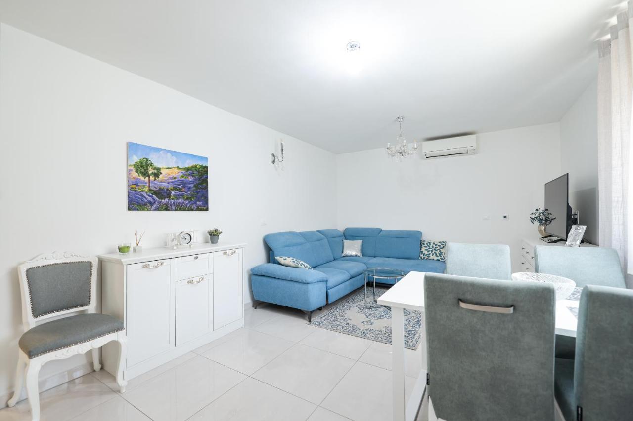 Two Bedroom Apartment With A Balcony Relja Ζαντάρ Εξωτερικό φωτογραφία
